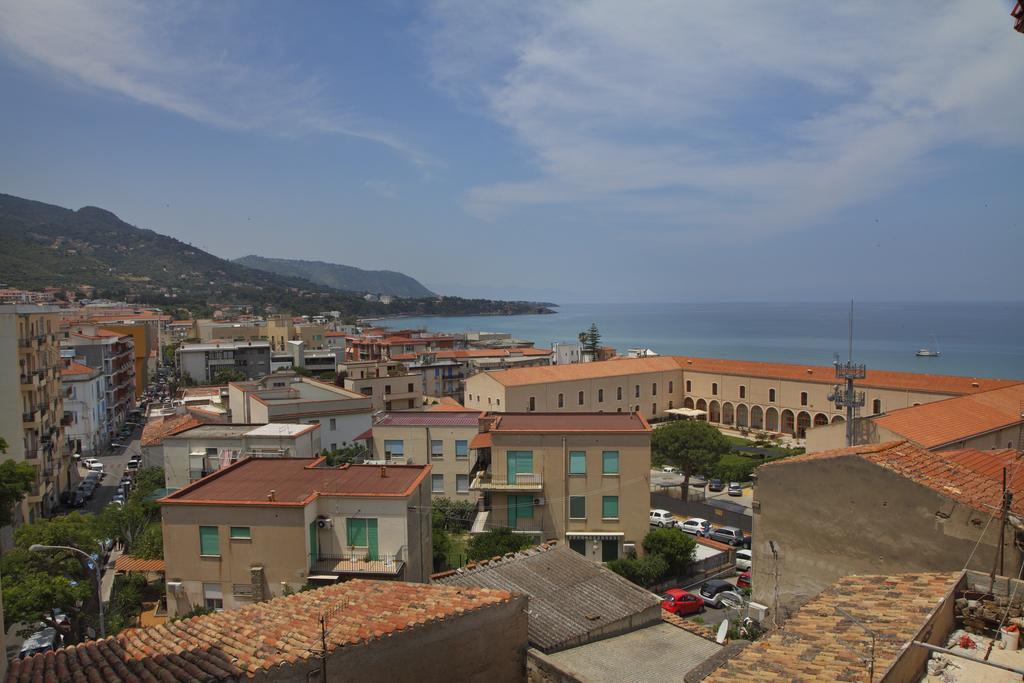 Garibaldi B&B เชฟาลู ภายนอก รูปภาพ