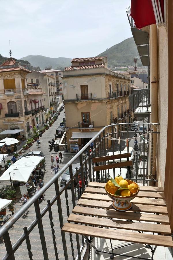 Garibaldi B&B เชฟาลู ภายนอก รูปภาพ