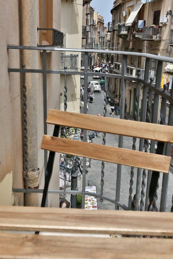 Garibaldi B&B เชฟาลู ภายนอก รูปภาพ